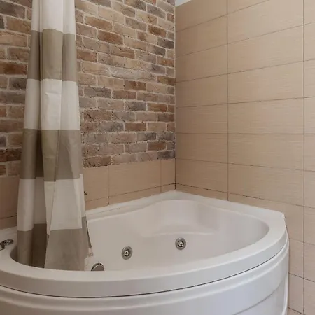 Guesthost - Termini Lovely Flat *