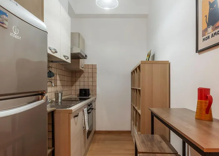 Guesthost - Termini Lovely Flat Appartement *