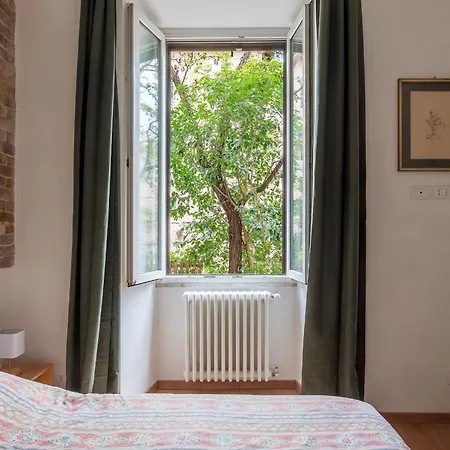Guesthost - Termini Lovely Flat Apartamento *